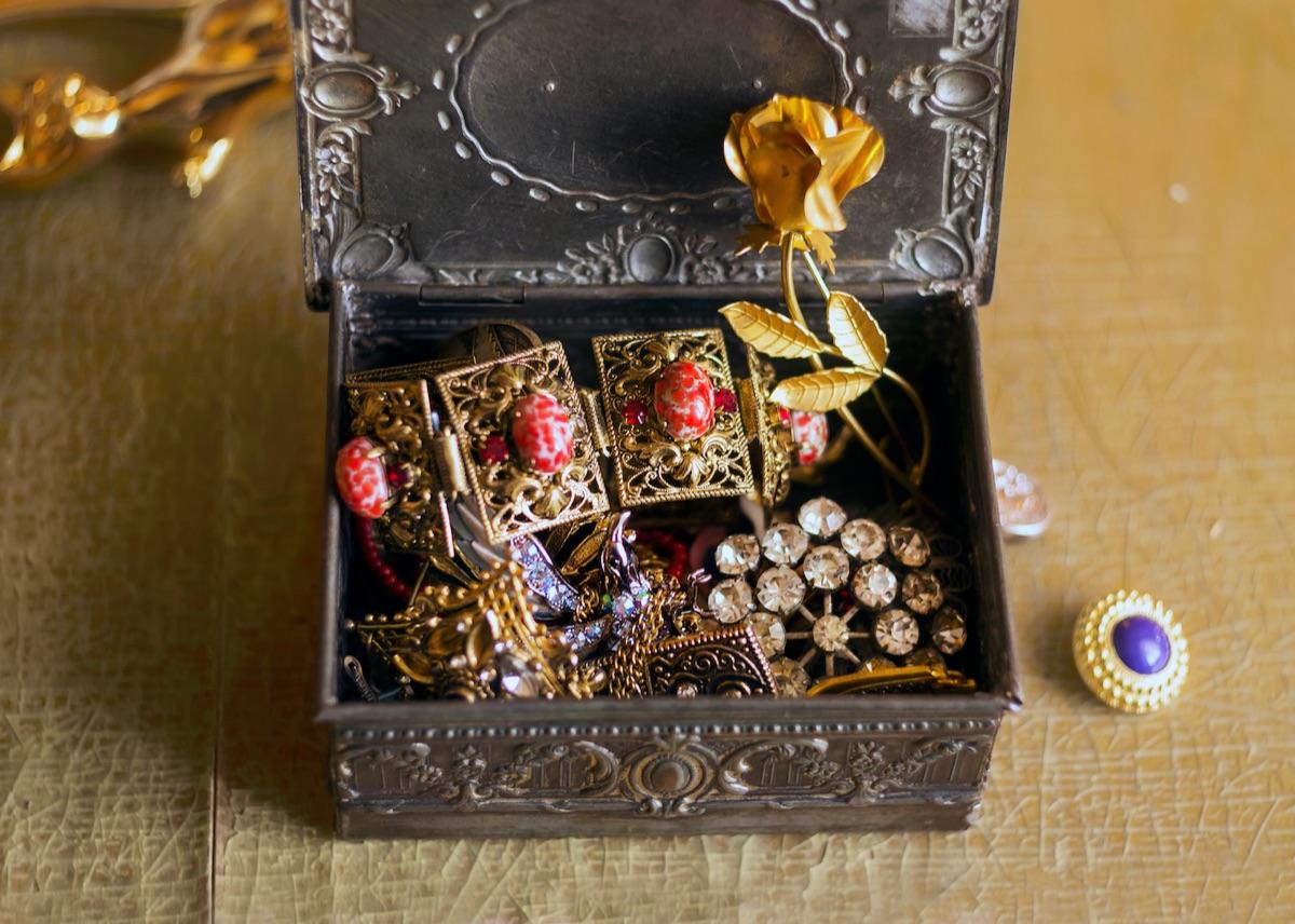 Trifari Vintage Jewelry (Value Guide)